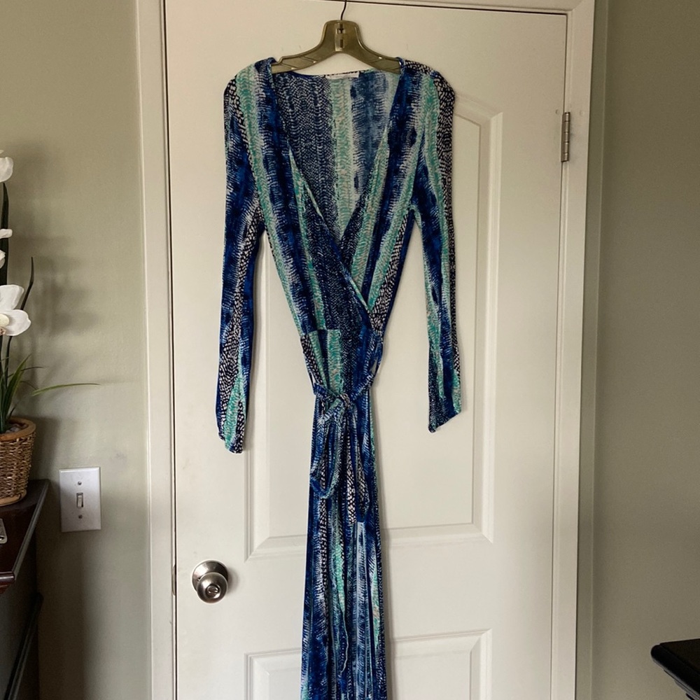 Log sleeve maxi dress